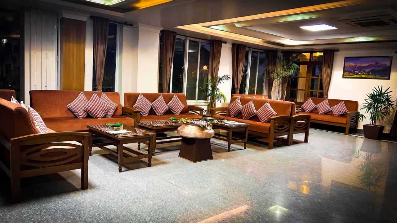 Hotel Earth Light Sauraha Читван Екстериор снимка